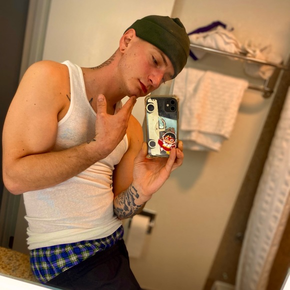 Snap- krispykr3am2012 looking for friends! - Picture 1 of 1